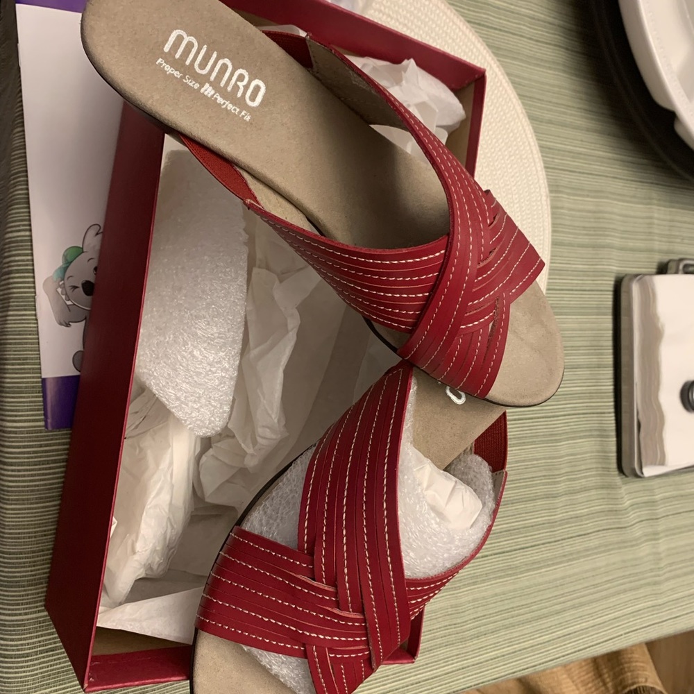 Munro red leather slides size 10. Never worn. Run small